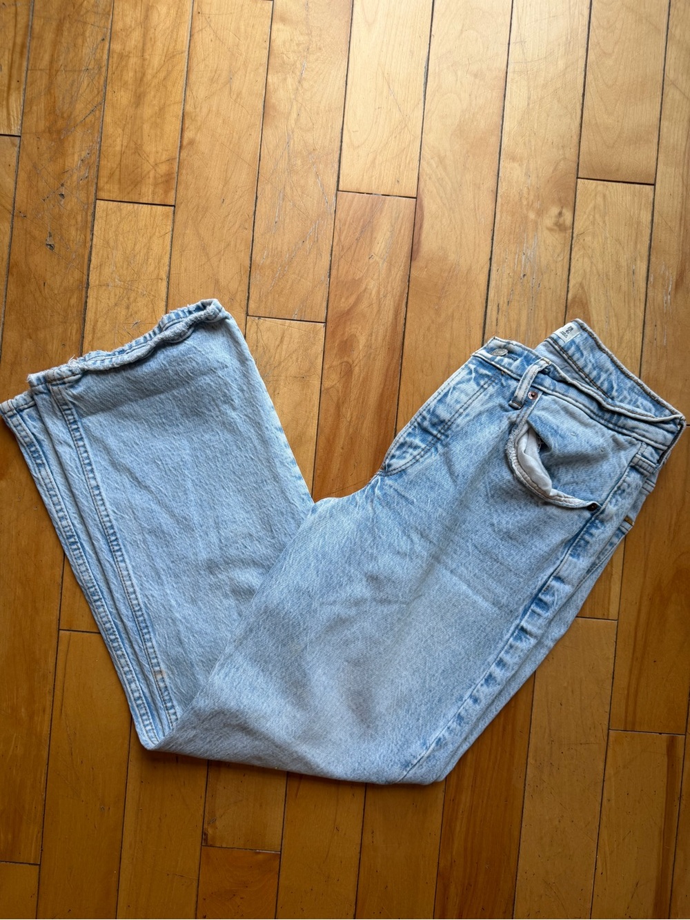 Abercrombie & Fitch Light Wash ‘90s Baggy Low Rise’ Jeans
